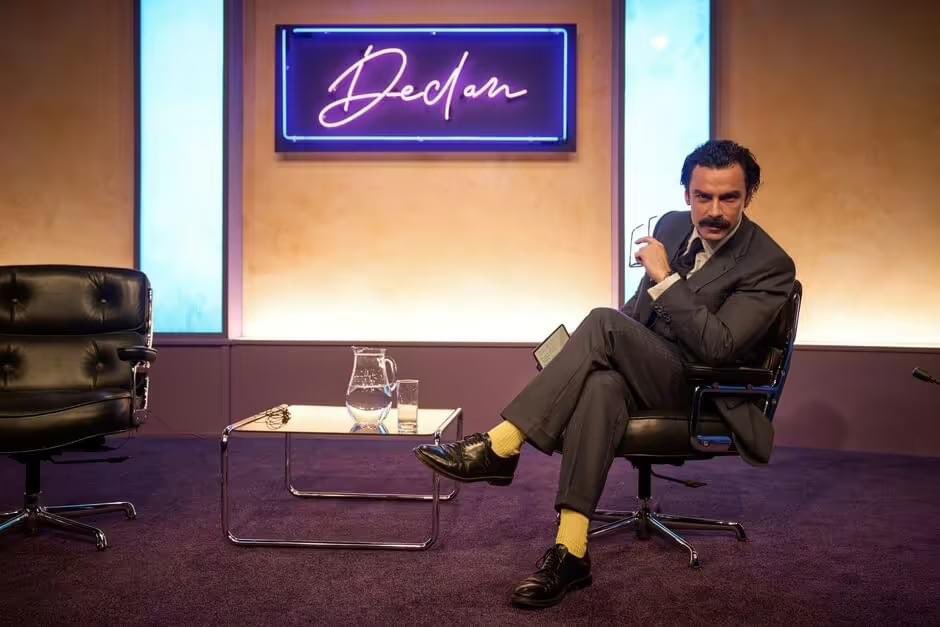 FrancineDupre's tweet photo. Aidan Turner
RIVALS
Another new pic of Declan !! 😍😍😍
The perfect businessman 👍👍
#Aidanturner #aidanturnerlove #Rivals #Declan #aidanturnerinternational #disneyplusuk #disneyplus #disneyplusfr https://t.co/Vm8noT2B7T