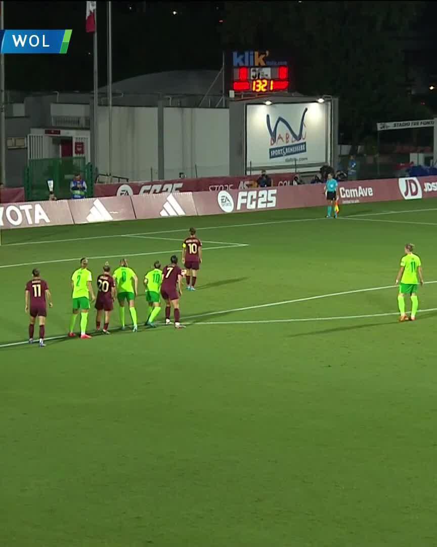 😍 MANU MANU MANU MAAAAAAAANUUUU!Roma lead Wolfsburg after a perfectly taken penalty.Watch live for free on DAZN ▶️  #UWCL #UWCLonDAZN