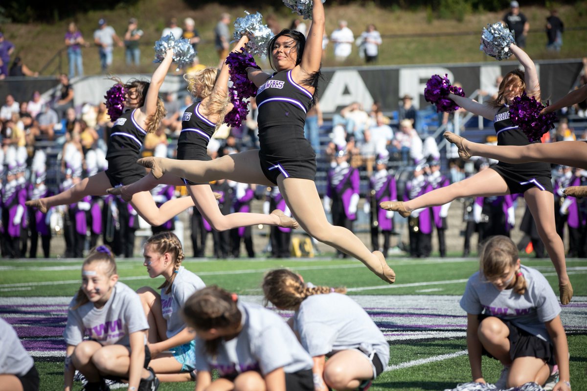 UWWhitewater's tweet photo. UW-Whitewater celebrated Family Fest with a football game in Perkins Stadium, where the Warhawks defeated UW-Oshkosh 21-14. The event drew a record-breaking crowd of 21,233 fans — setting a new NCAA Division III on-campus stadium attendance record. https://t.co/37xLhmlru9