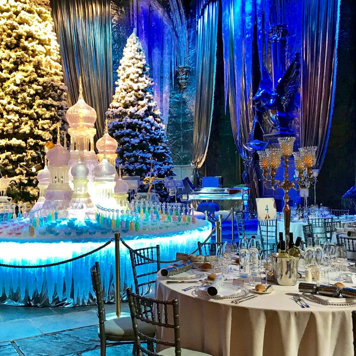 Venues + Events (@squaremealvande) on Twitter photo Host your most magical Christmas party to date at Hogwarts' Great Hall!
<a href="/wbtourlondon/">Warner Bros. Studio Tour London</a> still has a few last minute dates available in November and December for dinner in the Great Hall and festive receptions. Get in touch today!
#SquareMealxWarnerBros
bit.ly/4eAlSMI Host your most magical Christmas party to date at Hogwarts' Great Hall!
<a href="/wbtourlondon/">Warner Bros. Studio Tour London</a> still has a few last minute dates available in November and December for dinner in the Great Hall and festive receptions. Get in touch today!
#SquareMealxWarnerBros
bit.ly/4eAlSMI