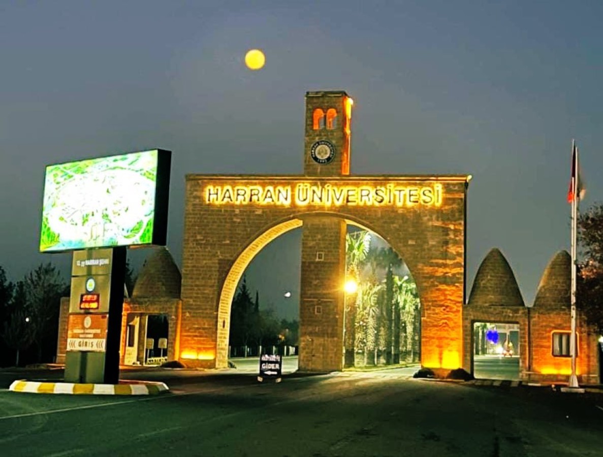 "Dışı aydınlık içi karanlık"

Geçen yıllarda not,şimdi ise yüksek lisans yada formasyon için ahlaksızlık  iddiasıyla çalkalanıyor

Yetkili beyler aba altında sopa göstereceğinize iddaaları araştırın
#Şanlıurfa 
<a href="/ferhatozer36/">FERHAT ÖZER</a> <a href="/hrbykhtgl/">Huri BÜYÜKHATİPOĞLU</a> <a href="/yarenhoca63/">Fatma Yaren Gül</a> <a href="/mehmetyetim63/">Mehmet Yetim</a> <a href="/sanliurfasanli/">Şanlıurfa Şanlıurfa</a>