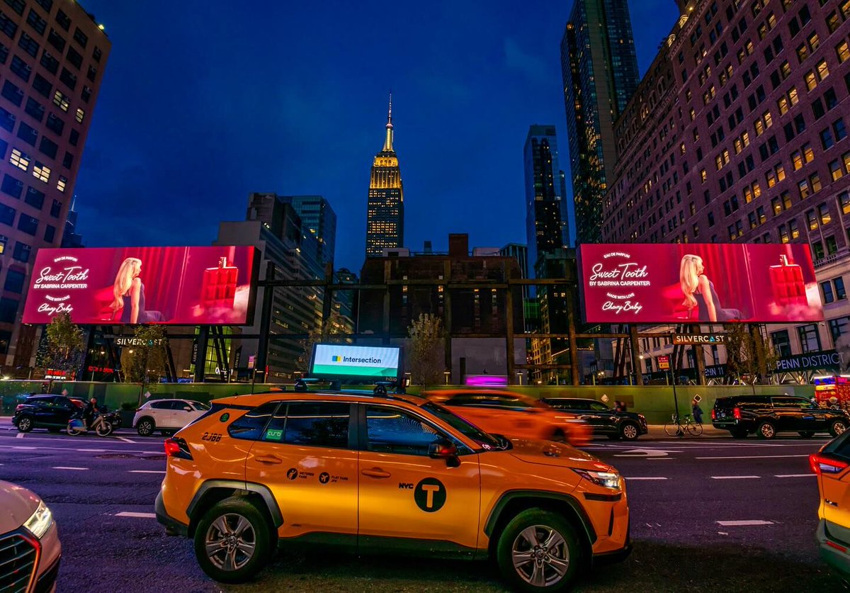 Sweet, bold and totally irresistible 🍒Get a whiff of Sabrina Carpenter’s new scent, Cherry Baby, now making its mark in the big city! ✨
.
.
.
.
.
.
.
.
.
.
.
#sabrinacarpenter #sweettoothperfume #billboards #dashtwodidthat
