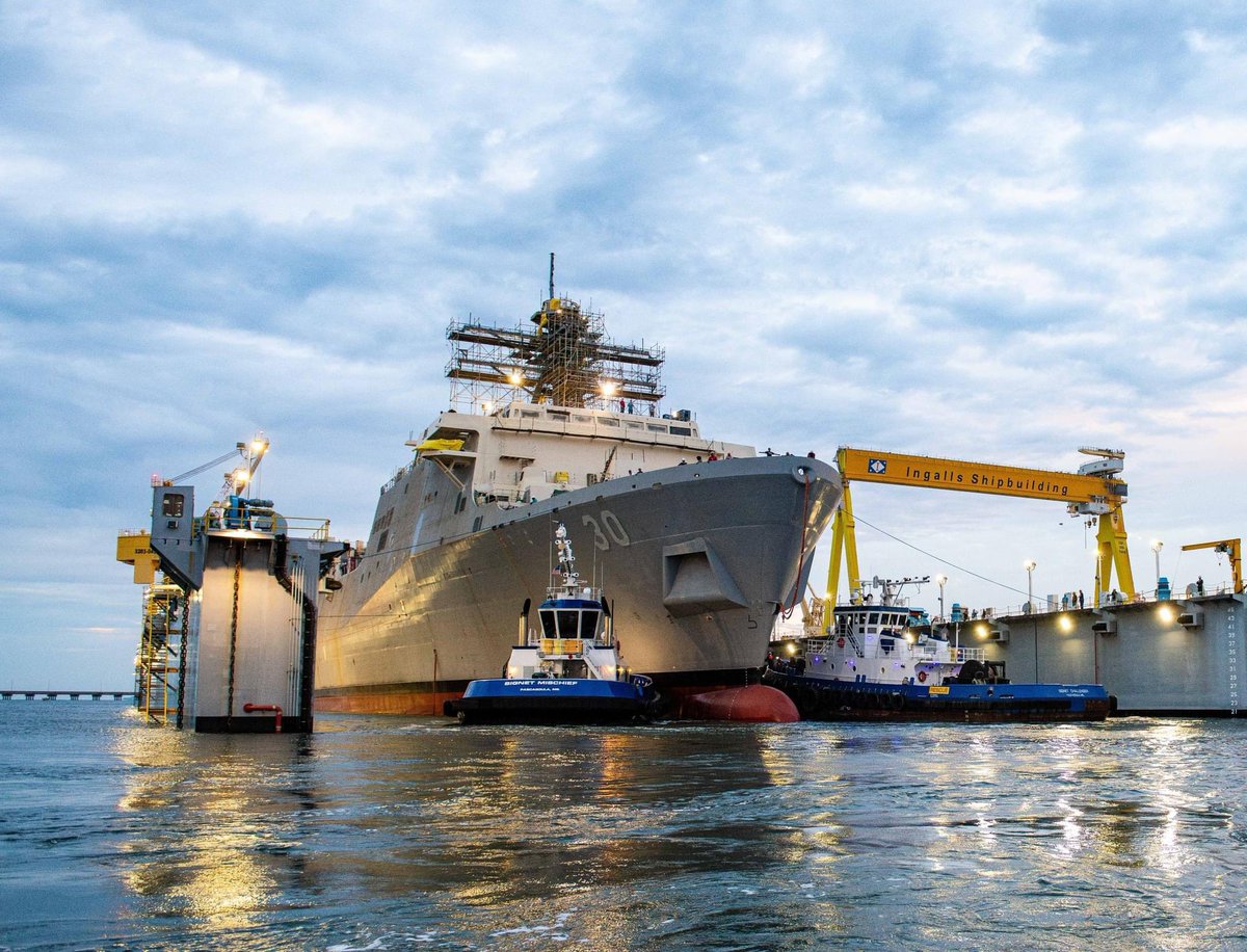 WarshipCam's tweet photo. Future USS Harrisburg (LPD 30) San Antonio-class Flight II amphibious transport dock being launched at Huntington Ingalls in Pascagoula, Mississippi - October 5, 2024 #ussharrisburg #lpd30 

SRC: FB- HII https://t.co/uGHjKyHQfB