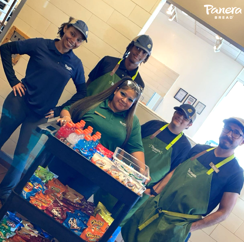 eymgroupinc's tweet photo. The @panerabread  202509 team in @Tomball is always radiating a positive attitude at our cafes. 🤩 From the moment they open the doors, until the last customer leaves at night, the team provides their A-game at all times.

📍: 28403 State Hwy 249, Tomball, TX 77375 https://t.co/Ra61b9pulS
