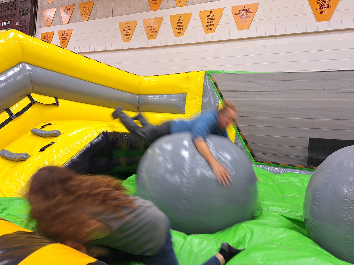 Bouncing into programming like... Who's ready for new adventures and endless fun with Pathways this week? Sept 28's programming at <a href="/RegiNotreDame/">Regiopolis-Notre Dame</a> was one to remember, thank you for letting us use the bouncy castles! #GarryCastleonacastle <a href="/KingstonCHC/">KingstonCHC</a>