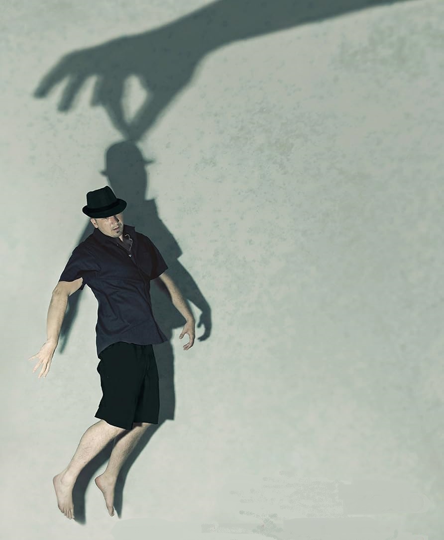 ObispoMunilla's tweet image. La lujuria imita el amor...
El pecado imita la libertad...
Las drogas imitan la paz...
Satanás imita a Dios...
¡¡No te dejes engañar!!