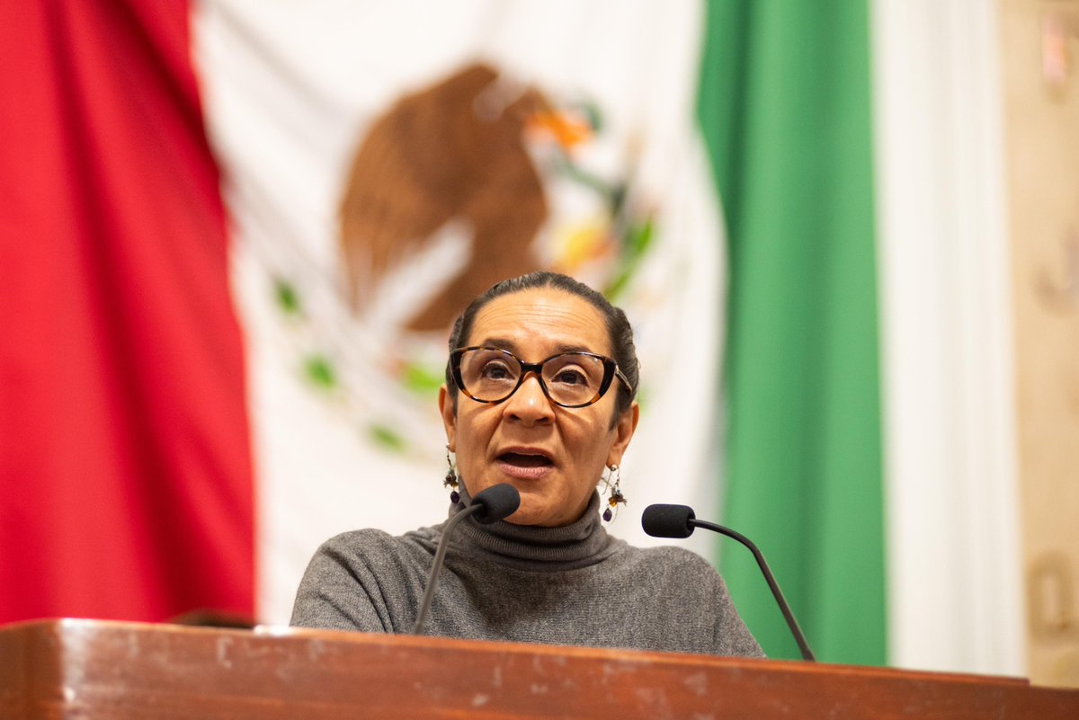 La diputada <a href="/valentinabtg/">Valentina Batres Guadarrama</a> presentó una iniciativa para analizar y recontextualizar la legítima defensa en el caso de mujeres sistemáticamente violentadas, y así hacer válido su derecho a una vida libre de violencia.
#BancadaDeLaTransformación