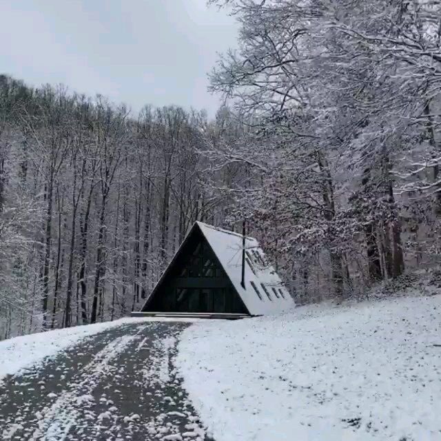 imhiildam's tweet image. حاضری ۶ ماه بدون گوشی و ارتباط با دنیا بیرون اینجا زندگی کنی؟!!