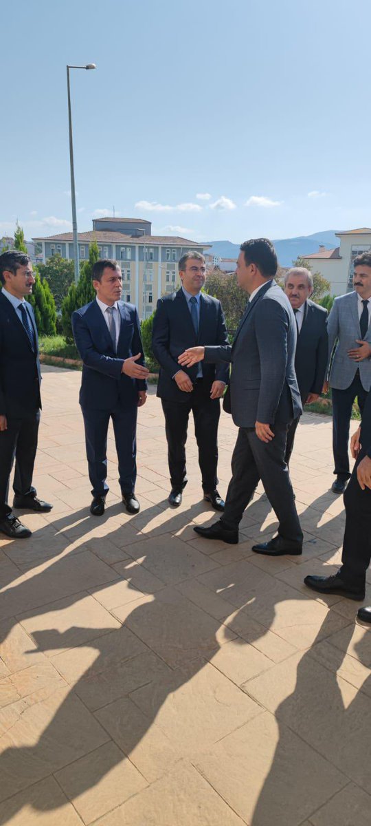 tokatcsb's tweet photo. Valimiz Sayın Abdullah Köklü, Tokat Çevre, Şehircilik ve İklim Değişikliği İl Müdürlüğü’ne gerçekleştirdiği ziyarette, İl Müdürlüğümüzün yürütmekte olduğu çalışmalar hakkında İl Müdürümüz Sayın Selim Boyraz’dan kapsamlı bir brifing aldı. https://t.co/inyIGcFxvE