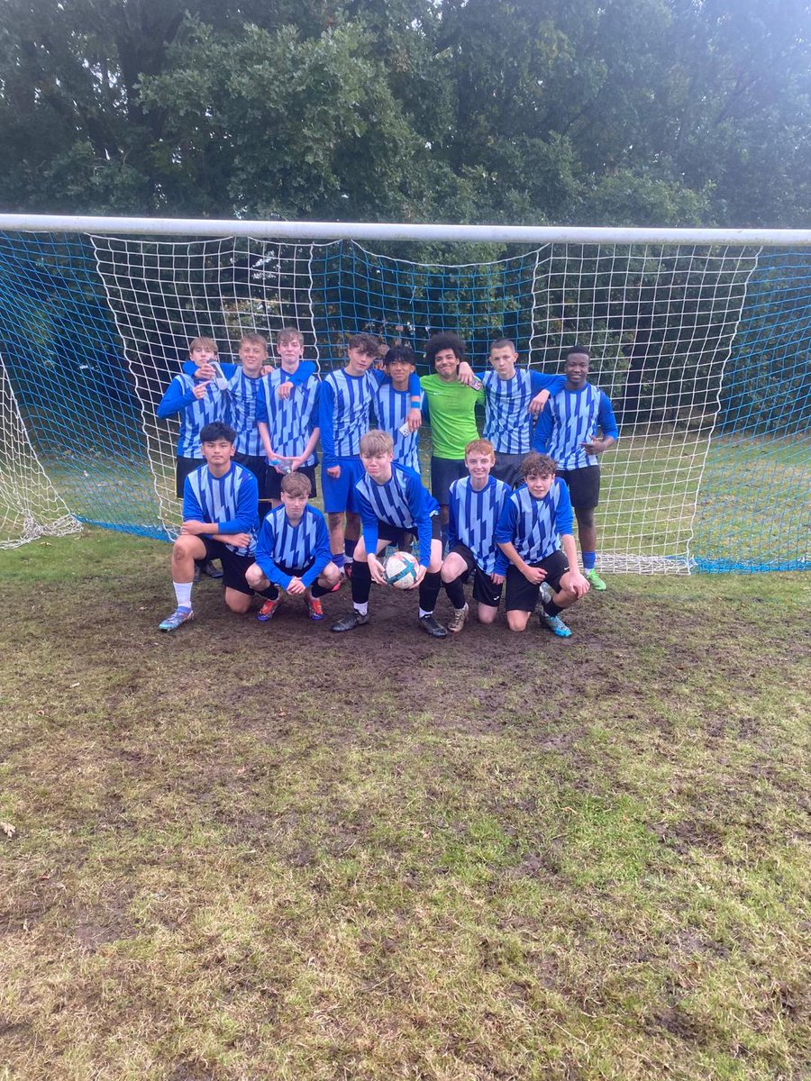 08/10/24. @thewavellschool The Year 10 Boys Football team put in a 5 star performance to win 5-0 against Kings. Scorers were Rozwin (2), Louis, Ben and Omar. 

Thank you to all students who played 😊