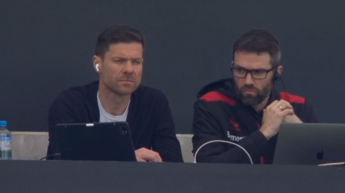 baypod04's tweet photo. Wie ihr morgen um 6 Uhr zur Arbeit pendelt, weil eine neue Folge rauskommt.
Und es ist einiges passiert, sowohl auf dem Platz als auch im Baypod…👀 https://t.co/OfNdSjizqW