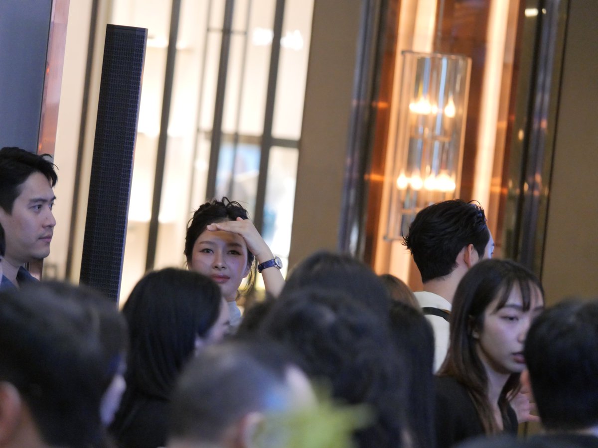 อยากสูงกว่านี้อีกสัก 10 cm จริง ๆ (อันนี้คาดว่าเล็งเมิฟที่ห้อยอยู่ไหมนะ)

BOUTIQUE OPENING X PANSA
#MilkxMontblanc 
#MilkPansa