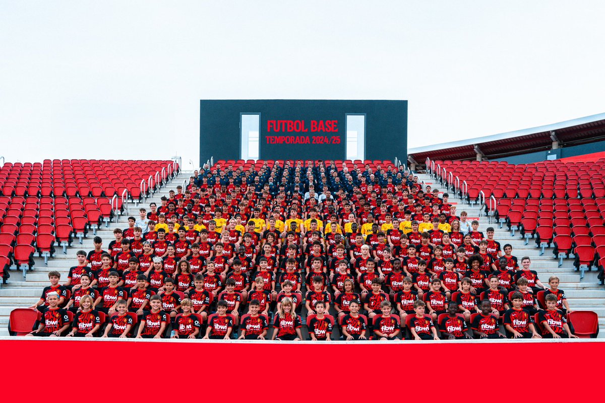 RCD_Mallorca's tweet photo. El nostre 𝐟𝐮𝐭𝐛𝐨𝐥 𝐛𝐚𝐬𝐞 ❤️ https://t.co/k9YgpnYMsh