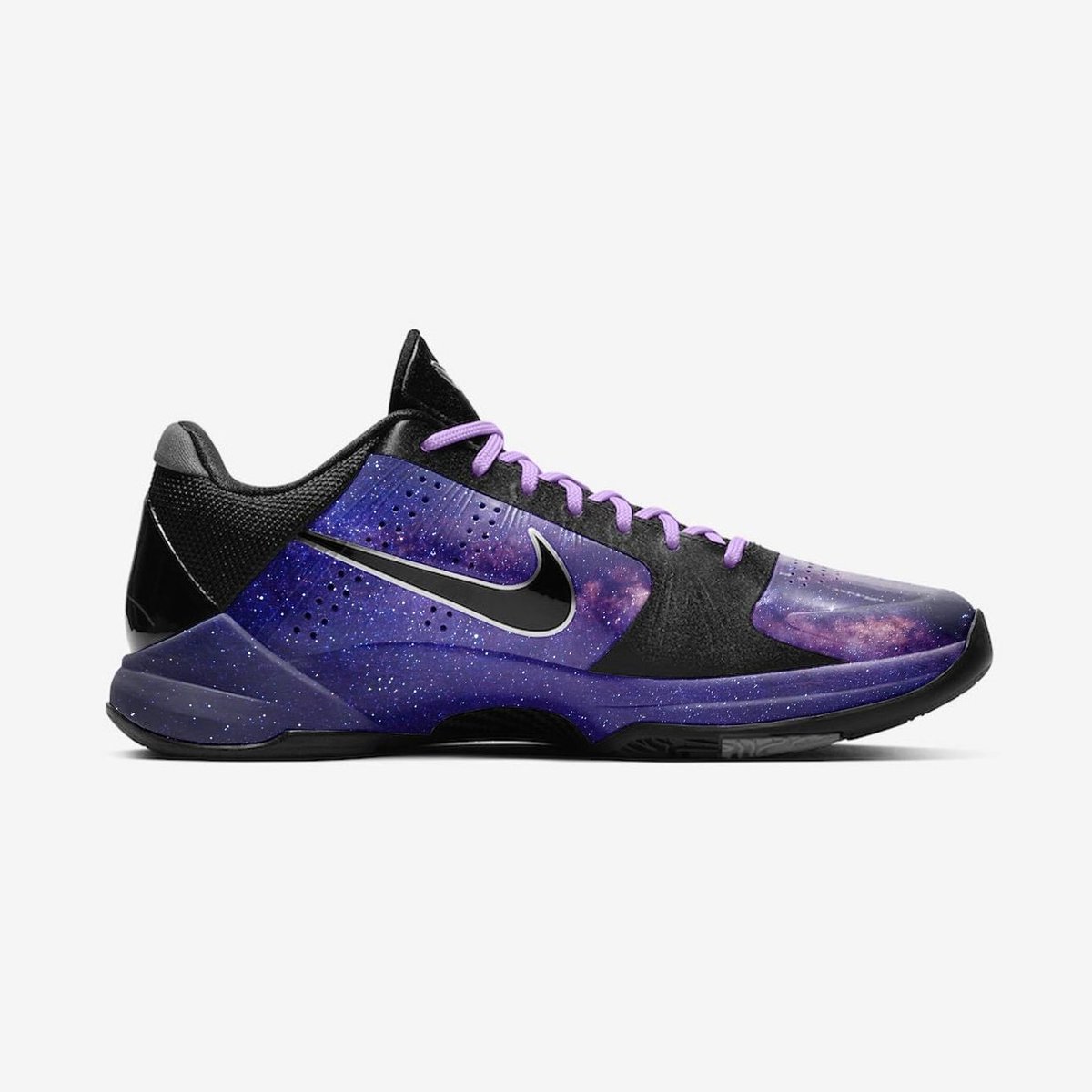 JustFreshKicks tweet media