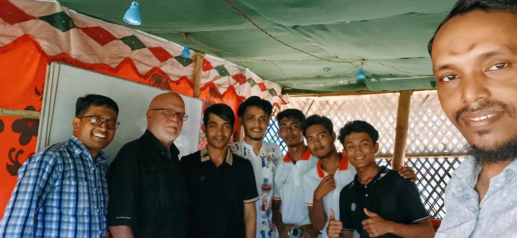 RohingyaArtClub's tweet photo. We had an incredibly inspiring meeting with Mr Kelly today, discussing various topics including skills development, storytelling, and youth empowerment. We deeply appreciate his invaluable time and support for our Rohingya Art Club. #RohingyaArt #YouthEmpowerment #Storytelling https://t.co/VaP8YGSY9E