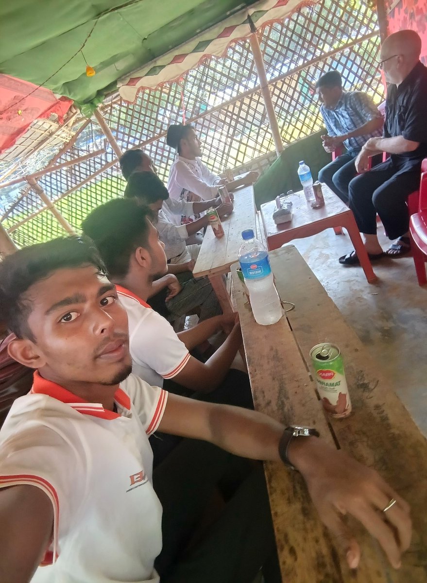 RohingyaArtClub's tweet photo. We had an incredibly inspiring meeting with Mr Kelly today, discussing various topics including skills development, storytelling, and youth empowerment. We deeply appreciate his invaluable time and support for our Rohingya Art Club. #RohingyaArt #YouthEmpowerment #Storytelling https://t.co/VaP8YGSY9E