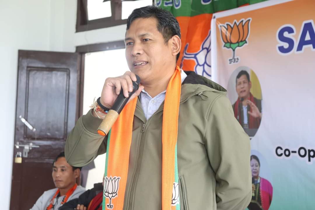 OjingBJP's tweet photo. Continuing my journey for @BJP4India #SadasyataAbhiyan2024, I had the privilege of reaching Mariyang Mandal today and interacting with our dedicated party karyakartas, led by Mandal President Shri Mannang Lego ji.

It was an honor to be joined by State Vice President Smti Yalem Taga Burang ji, District President Shri Ojing Peyang ji, Former MLA Shri @KanggongTaku ji, and ZPM Smti Bojing Bitin ji, who are relentlessly working to strengthen our party’s foundation at the grassroots.

1/2