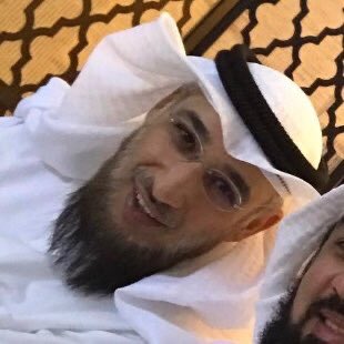 drabdullah_81's tweet photo. دفن قبل قليل رجل نادر في الأخلاق قدوة قلما هناك مثلها، طيب القلب والمعشر، تعجز الكلمات أن تصفه لكن عزاؤنا فيه هذا الجمع الكبير من الناس التي صلت عليه في الجنازة، نُشهِدُ الله تعالى أنه كان رجل صالح.
نسأله سبحانه أن يحشره مع النبيين والصديقين والشهداء والصالحين وحسن أولئك رفيقا https://t.co/u5esakZgjr