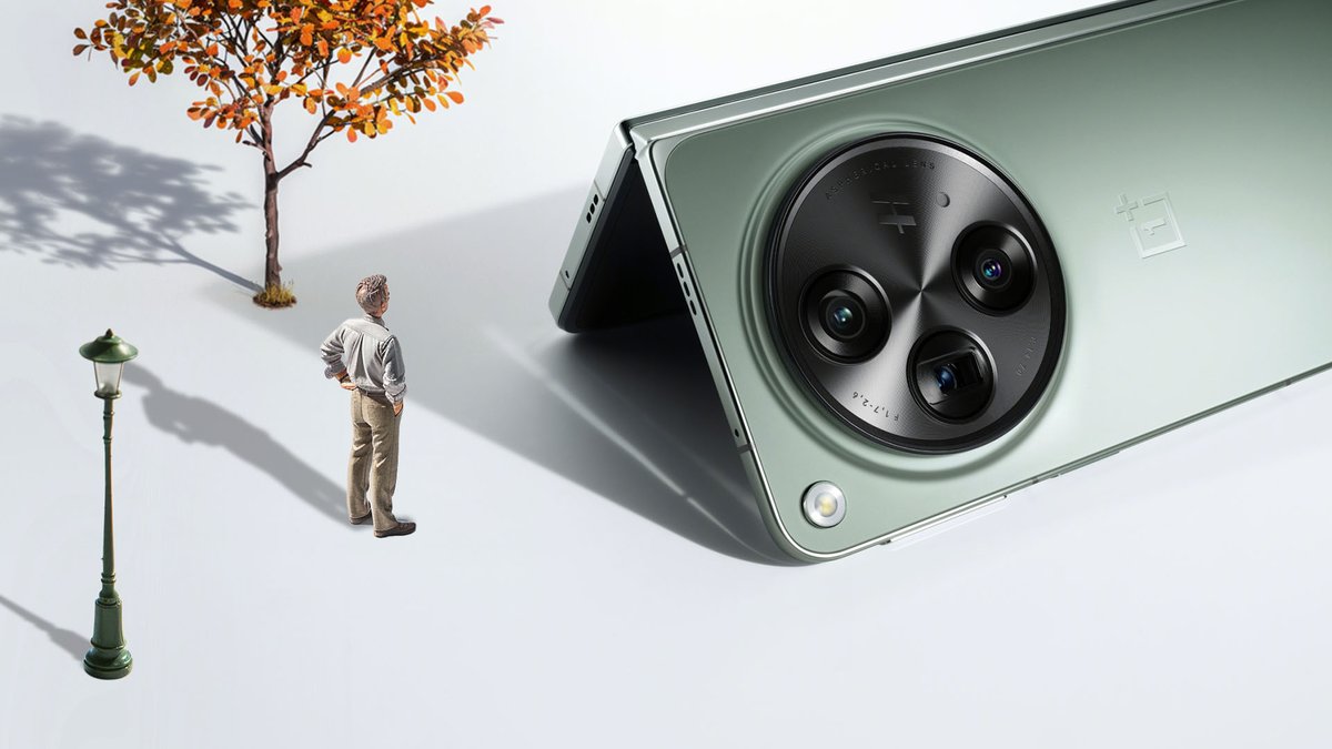 OnePlus_USA's tweet image. A form factor that&apos;s over the top and beyond this world. #OnePlusOpen