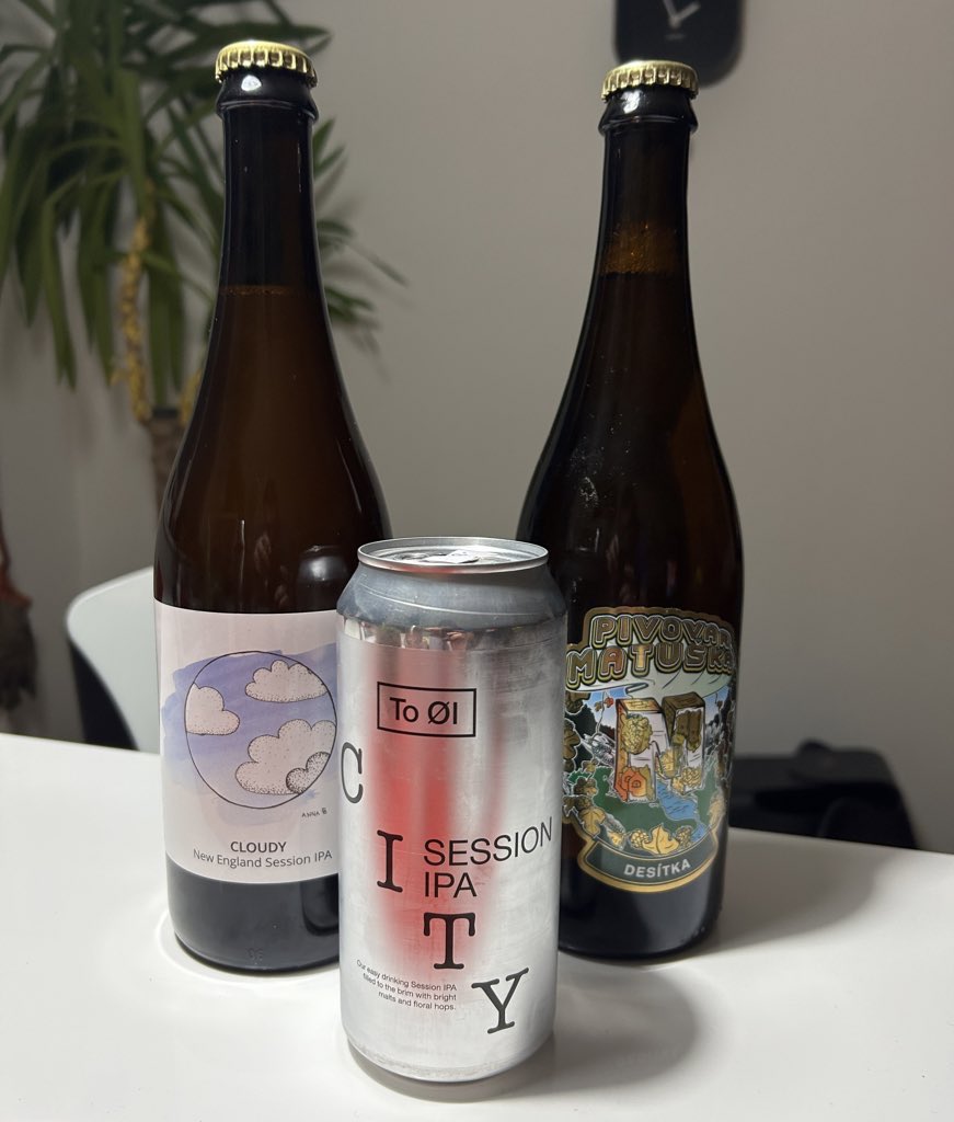 wally_nowak's tweet image. Jak mi hodně záleží na ekologii a neplýtvání ♻️, tak jsem dneska udělal dobrý skutek a ujal se pár kousků s koncem expirace… Ale ten obláček, ten je teda za plnou cenu. 🙈😄