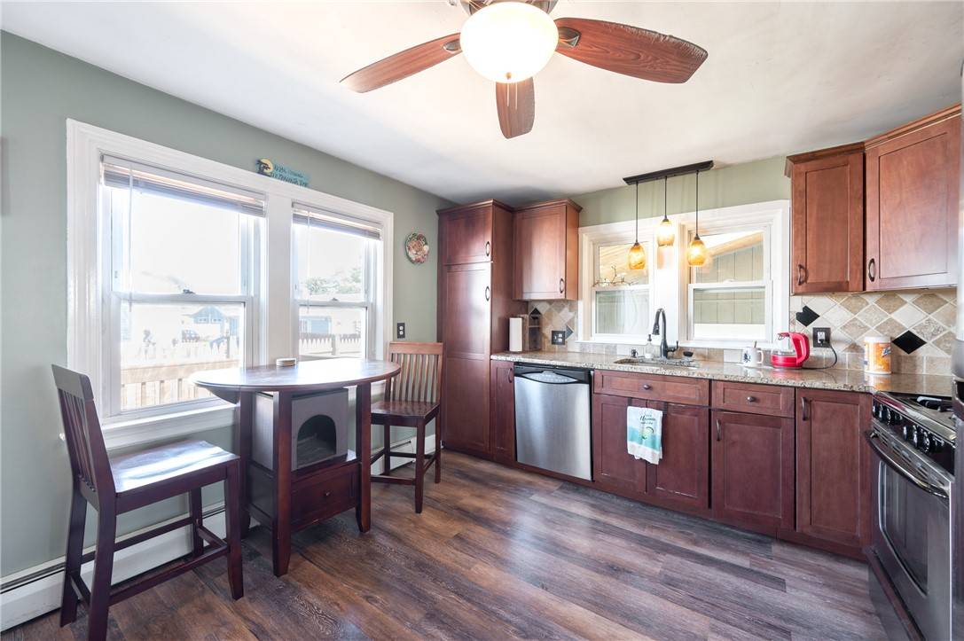 DuckworthHomes's tweet photo. Accepted offer! 117 Argol ST, Providence, RI https://t.co/GjMY3zSc4g