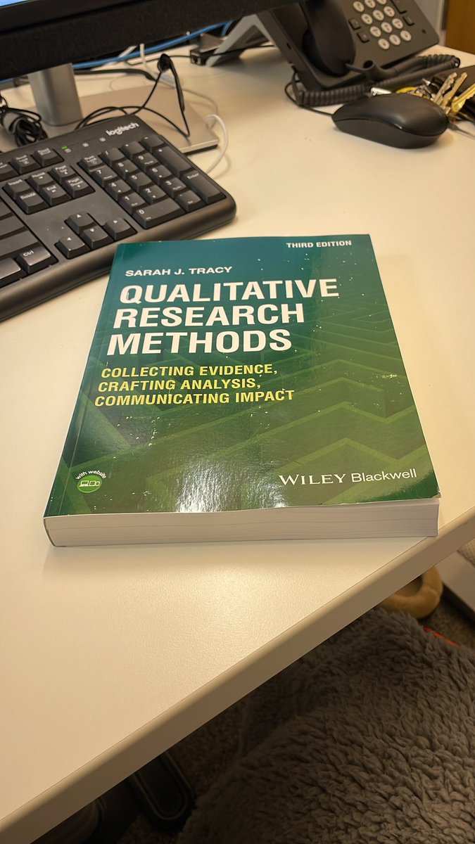 Look what arrived in my mailbox today! 🤓<a href="/SarahJTracy/">Sarah J Tracy 🏜</a>