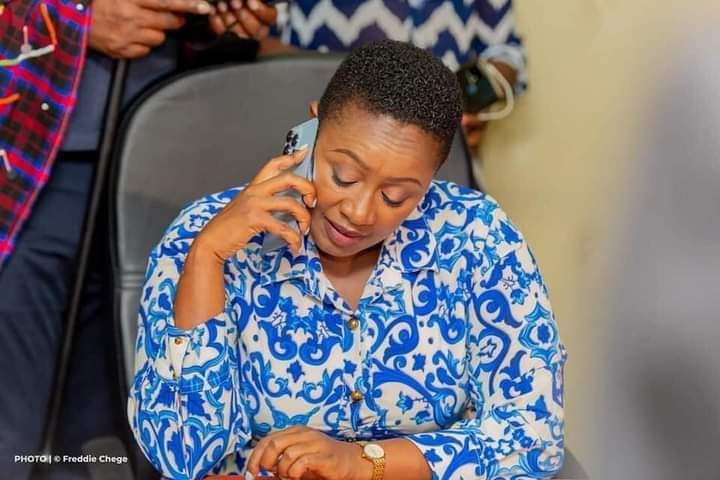 franklineoti99's tweet photo. A true definition of 'never trust a woman'
Eti i vote yes , wuuueh https://t.co/XmCGPVKvY2
