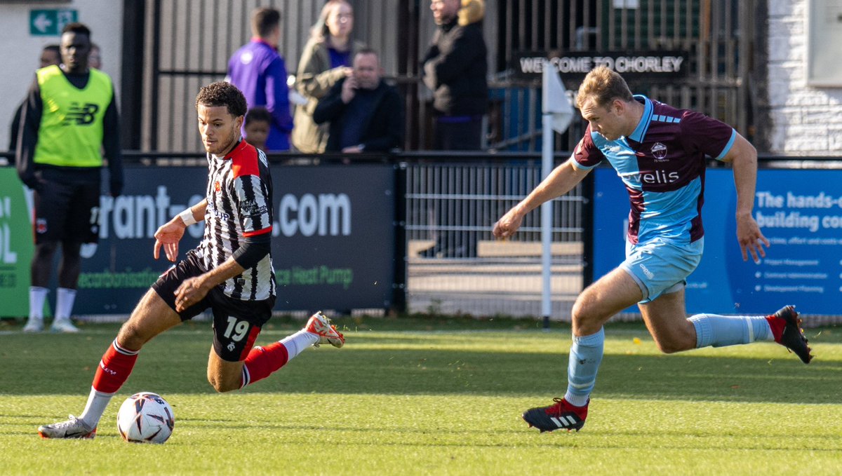 Belated batch from Saturday’s game between <a href="/chorleyfc/">Chorley FC</a> and Warrington Town 

Deep into injury time, Warrington levelled to steal a point from the spot

FT: 1-1

Full gallery: 👇🏼 

flickr.com/gp/156676434@N…
