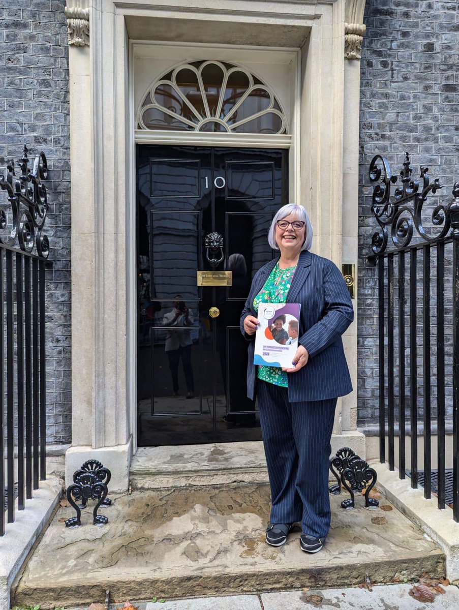 <a href="/ADPHUK/">Association of Directors of Public Health (ADPH)</a> <a href="/RachelReevesMP/">Rachel Reeves</a> <a href="/SAPHNAteam/">SAPHNA</a> delighted to be one of 45 signatories 2this letter calling 4urgent investment in2public health. Today we handed n our ongoing petition to Downing street for school nursing to be a priority as our CYP health rapidly declines!@WeSchoolNurses #ASchoolNurseinEverySchool