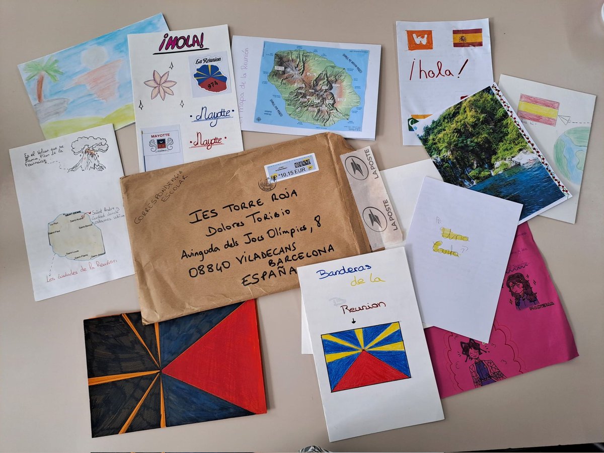 InsTorreRoja's tweet photo. Ja han arribat les primeres cartes del projecte de correspondència de Francès d'aquest any! Són les de l'illa de la Reunió, territori francès que es troba a l'oceà Índic. Ara ens toca a nosaltres de contestar! https://t.co/zpO5POsl5P