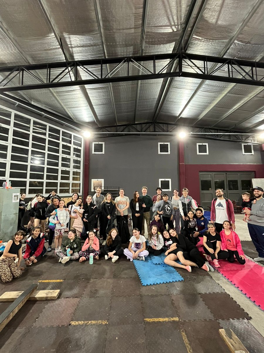 CruzadaGranate's tweet photo. GIMNASIA ARTISTICA EN LANÚS 🇱🇻
Este sábado comenzamos con clases abiertas de gimnasia artística. ¡Venite a conocer todo lo que hacemos y sumate! ‍Los papás pueden participar y practicar junto a sus hijos. ¡Te esperamos toda esta semana y la siguiente!  #GimnasiaArtistica #Lanús https://t.co/BBcfJbjgI9