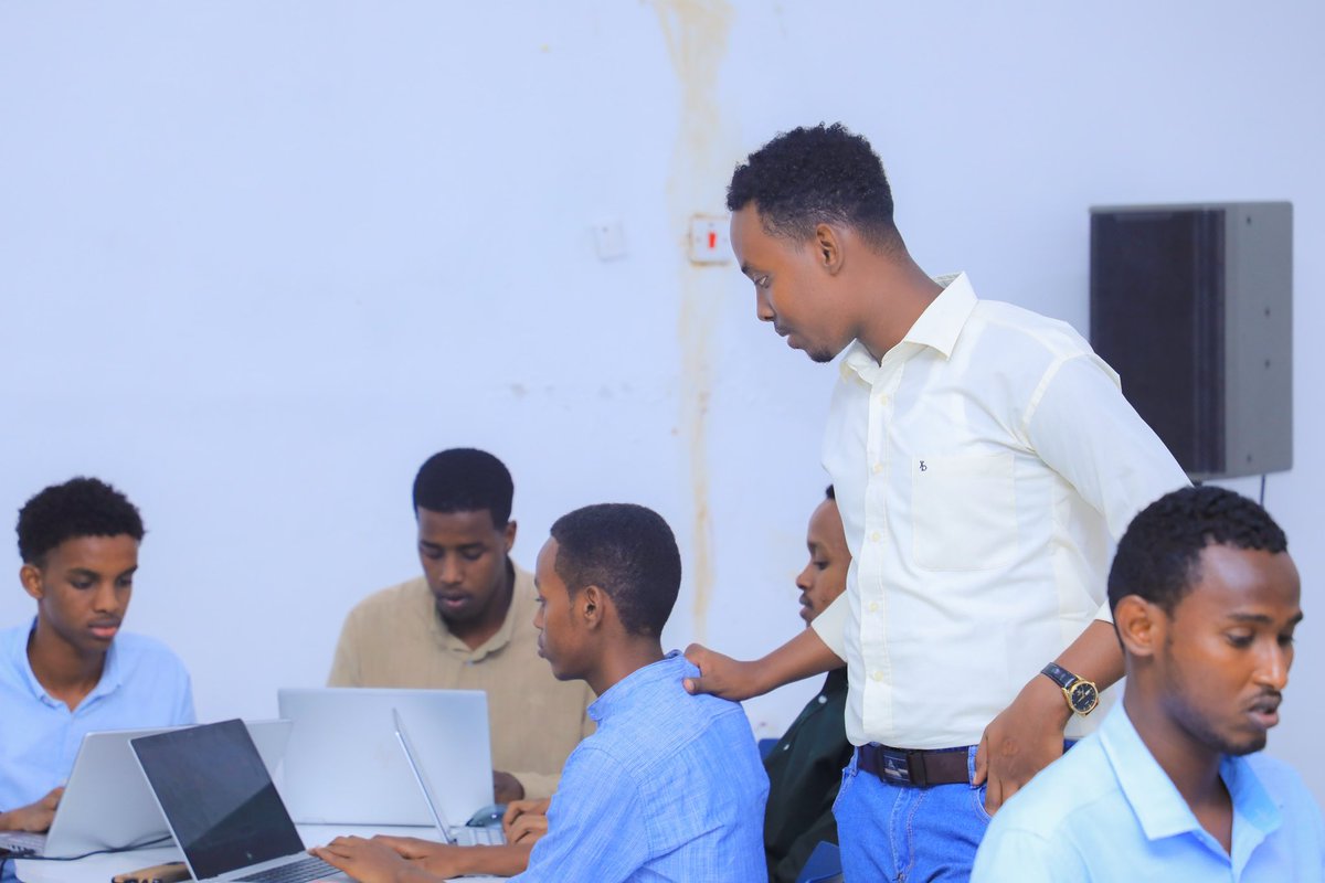RiseAcademy21's tweet image. The afternoon session of the Fullstack Web Development course is kicking off with high energy and excitement! 🚀💻✨
#TheyCanCode
#RiseAcademy