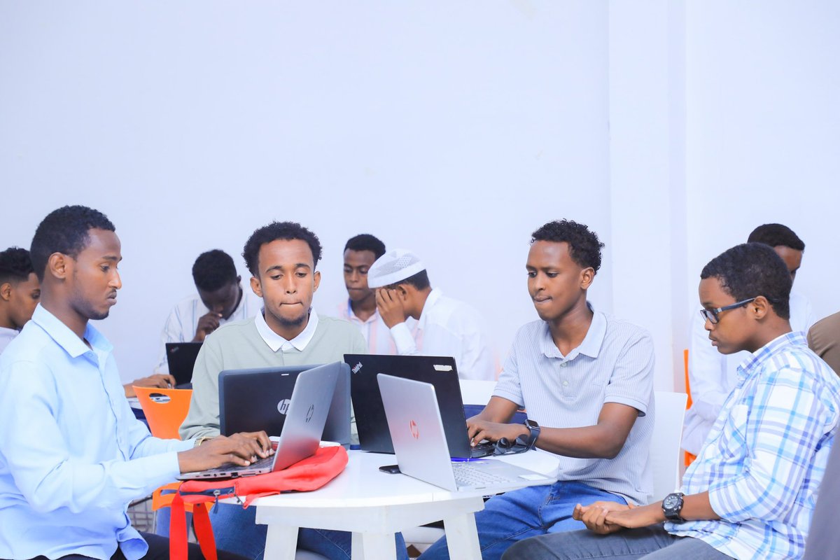 RiseAcademy21's tweet image. The afternoon session of the Fullstack Web Development course is kicking off with high energy and excitement! 🚀💻✨
#TheyCanCode
#RiseAcademy