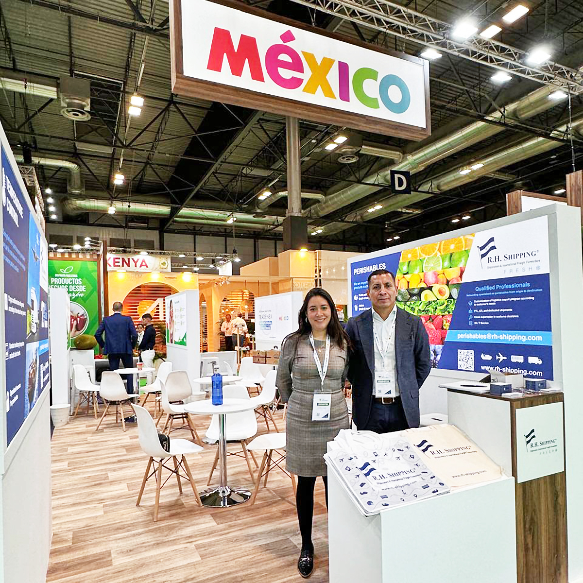 RHShipping's tweet image. ¡Estamos en #FruitAttraction2024! 🌍🍓
Nuestro equipo de especialistas en logística de perecederos, listos para ayudarte con el transporte de productos frescos @IFEMA #perishables #logistics @FruitAttraction