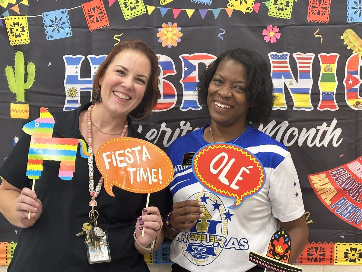 Lynzee Courtney (@lynzeecourtney) on Twitter photo It was a great night serving along some of our amazing families! Each year the Hispanic Heritage Night gets better and better! <a href="/DrLoraleeHill/">Loralee Hill</a> <a href="/mbeas21/">Mia Beasley</a> <a href="/ButlerNneka/">Nneka Butler</a> It was a great night serving along some of our amazing families! Each year the Hispanic Heritage Night gets better and better! <a href="/DrLoraleeHill/">Loralee Hill</a> <a href="/mbeas21/">Mia Beasley</a> <a href="/ButlerNneka/">Nneka Butler</a>