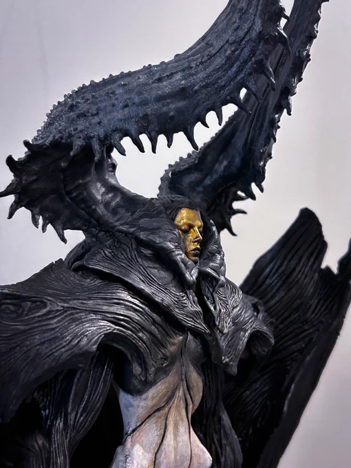 #PortfolioDayI am a sculptor who mainly works with creatures.I create creatures with a realistic taste, aiming for a cool and dark style. 