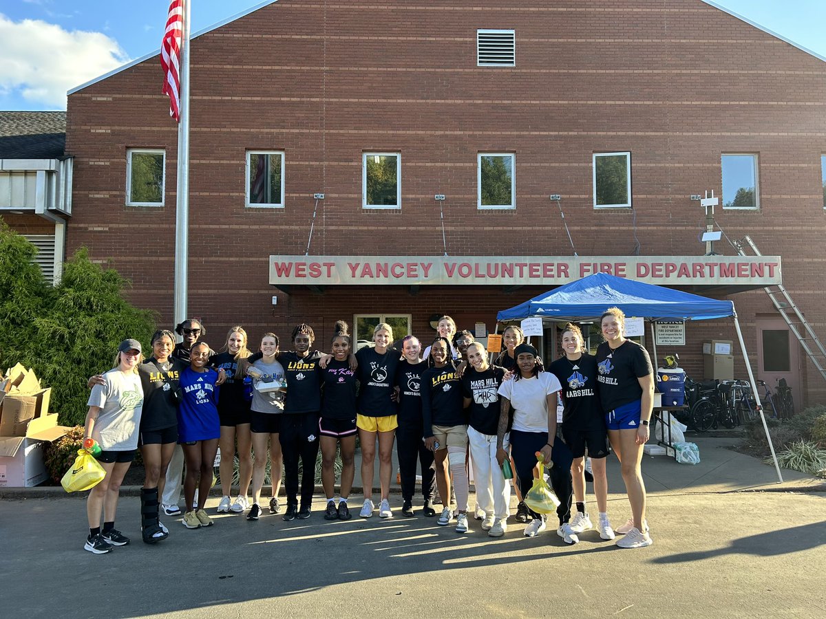 mhu_wbb's tweet photo. Thankful to be able to lend a hand to the West Yancey Fire department today https://t.co/f2qCITMtFW