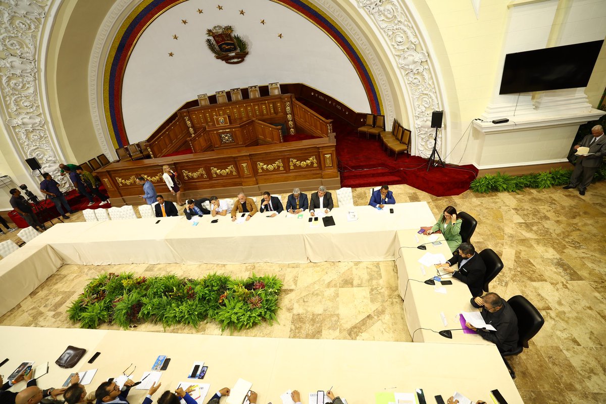 Quedaron instaladas las subcomisiones de la AN que se encargarán de revisar todo lo referente a las normas y leyes electorales. En esta oportunidad asumimos la responsabilidad de liderar a un gran equipo de parlamentarios en la Subcomisión de Revisión de la Constitución, para