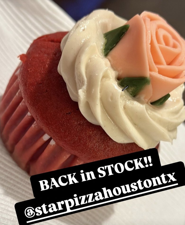 Our Red Velvet ROSE Cupcakes are now 
 BACK IN STOCK at Star Pizza !! Only $5/pair with a portion of proceeds benefitting The Rose Foundation of Houston spotlighting Breast Cancer Awareness Month. Get YOURS before they sell out again! 
#pizza #redvelvet #cupcakes #houston