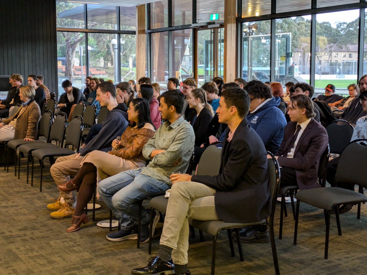 ProfNicoleBell's tweet image. Great turnout on Monday night at a physics careers event run by the AIP VIC Branch in collaboration with the Unimelb Physics Students' Society
@ausphysics @UnimelbPSS @SciMelb