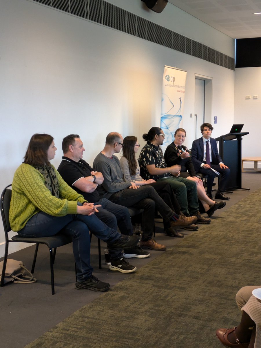 ProfNicoleBell's tweet image. Great turnout on Monday night at a physics careers event run by the AIP VIC Branch in collaboration with the Unimelb Physics Students' Society
@ausphysics @UnimelbPSS @SciMelb