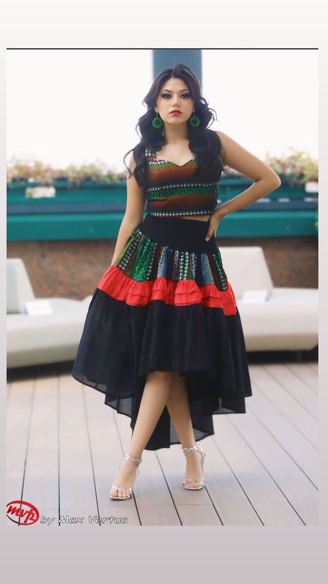 fabi_artetextil's tweet image. Chic !!!! #ModaMx #FabiolaCalvoArteTextil