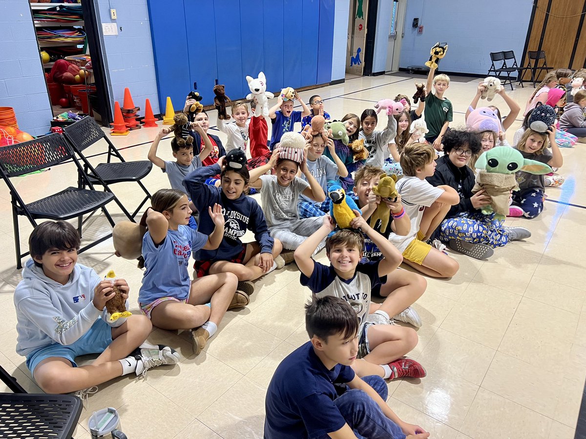 FifthGradeCWC's tweet image. 5th Graders had so much fun at the Kids Heart Challenge Assembly today!