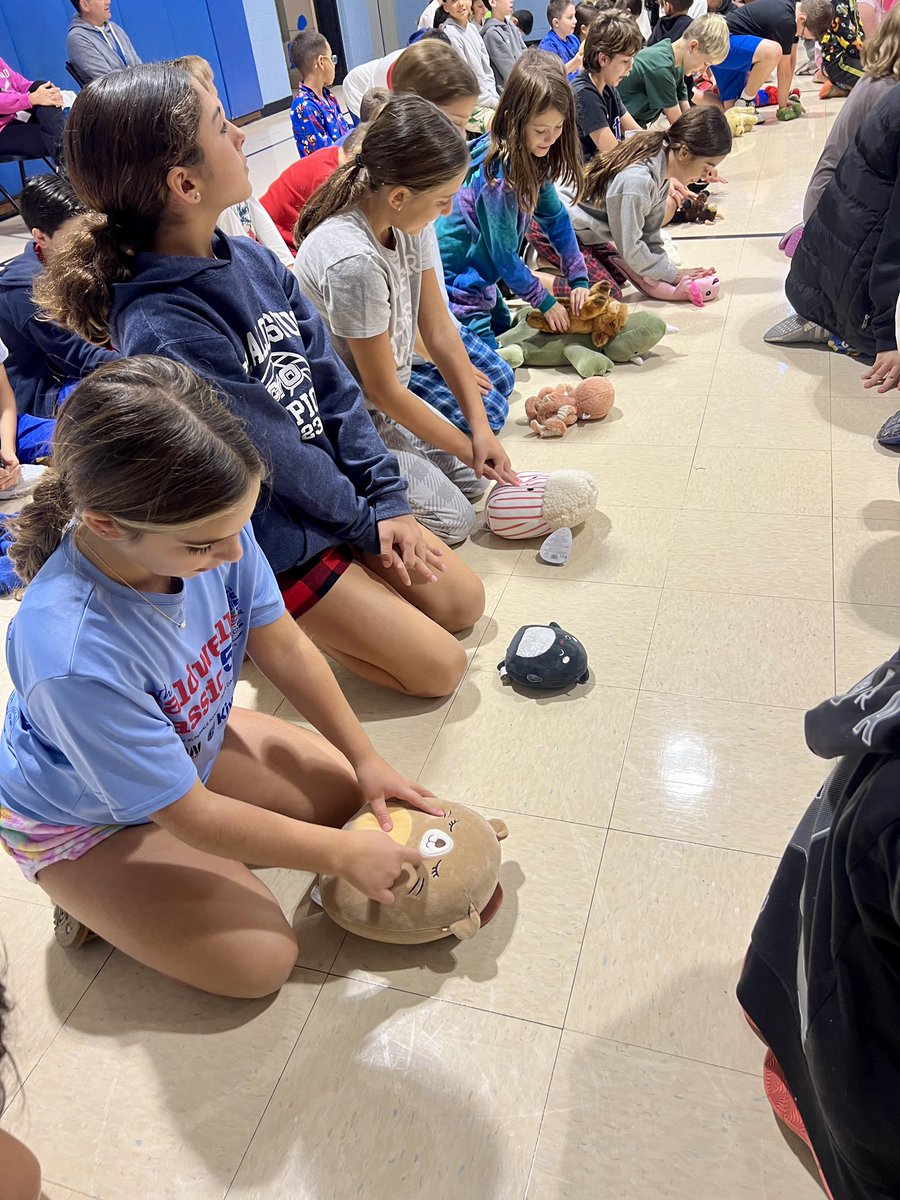 FifthGradeCWC's tweet image. 5th Graders had so much fun at the Kids Heart Challenge Assembly today!