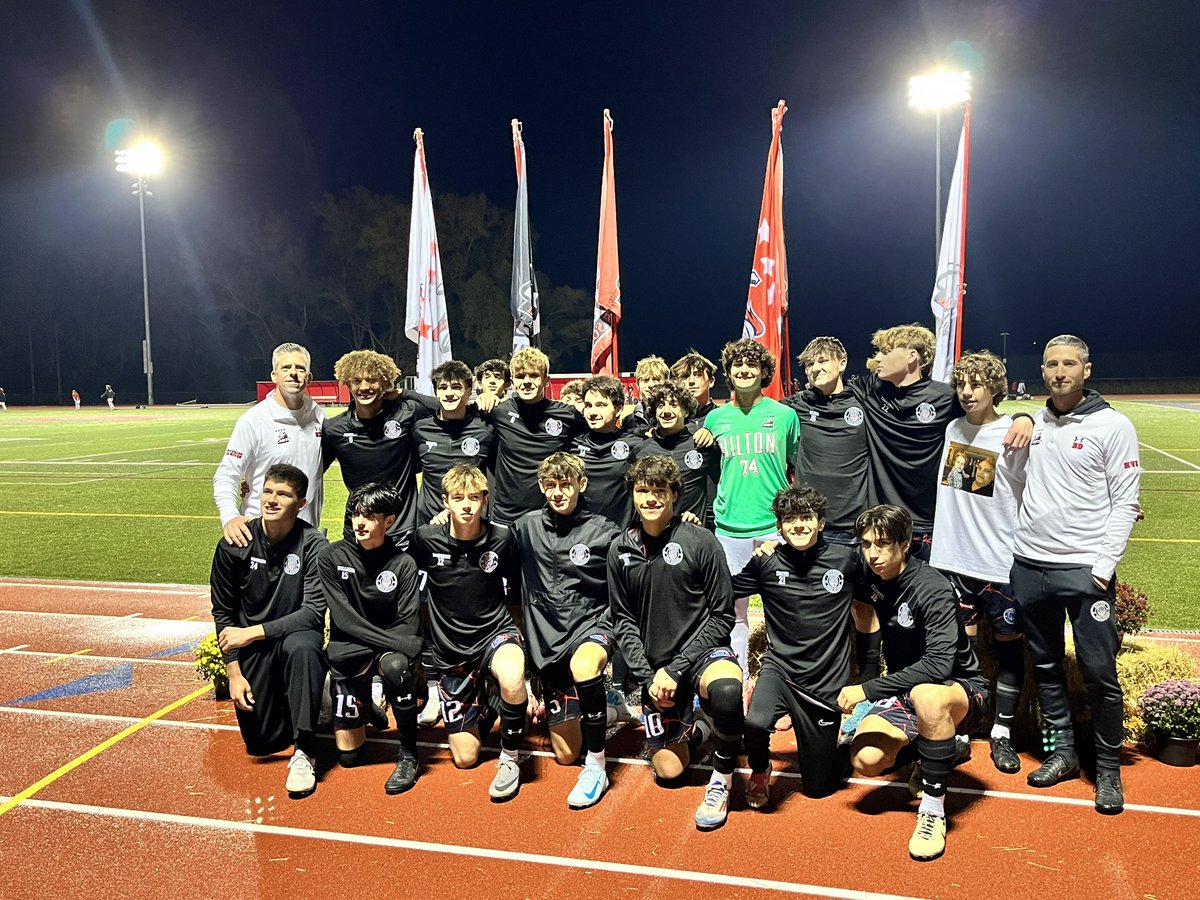 DrJeffreyMGreen's tweet image. Thank you seniors for everything you’ve done for the @HiltonSoccer program #WeAreHilton