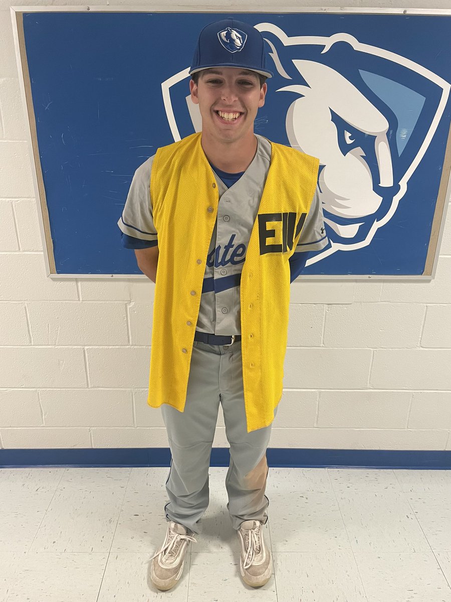 Fall World Series Game 1

Freshman steps up big with a go ahead 2 rbi single as Team Strader takes the win 6-3

Gamer of the Day

Brandon Schultz: 2-2 with 2 hits and 2 RBI’s