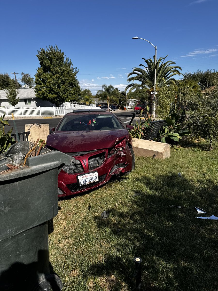 xsashamonroe's tweet photo. I would have been under this car doing yard work had I not been irritated in pain! Fix my MF fence you and your parents I have 99 problems this ain’t mine ! https://t.co/LDA47AHviL