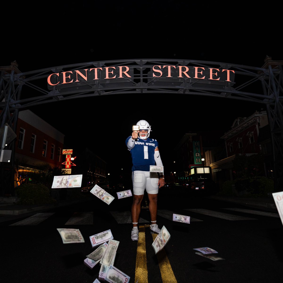 USUFootball's tweet photo. Counting cards is a foolproof system. 

#AggiesAllTheWay https://t.co/tzc3n8zcEO