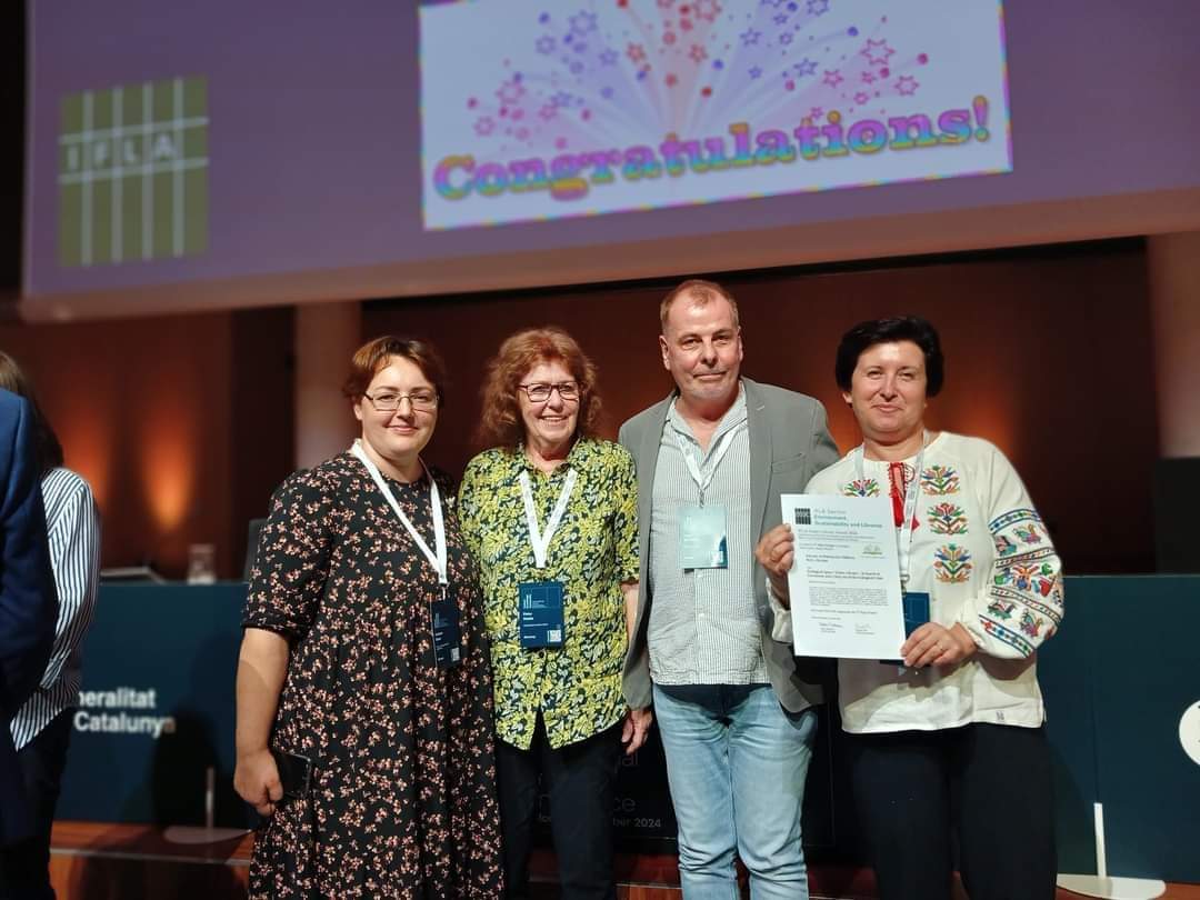 LibraryUkraine's tweet image. 🌍 Great pride for us!
The library on Priorka won 2nd place at the @IFLA IFLA Green Library Award for the Green Library project, which we founded together to promote environmental initiatives.
#GreenLibrary #IFLAGreenLibraryAward #Environment #Libraries