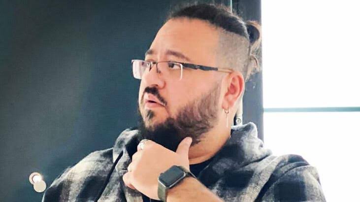 Meğer ülkede adam akıllı muhalefet yapan bi tek bu adammış. 28 gündür bir tane bile delikanlı muhalif görmedik.